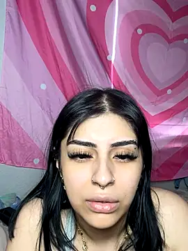 Snapshot of ThickerThanYoBitch chatting on 09-15-25, 02:50 ThickerThanYoBitch online show from 09-15-25, 02:50