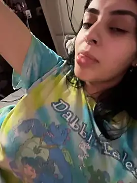 Snapshot of ThickerThanYoBitch chatting on 11-14-25, 07:06 ThickerThanYoBitch online show from 11-14-25, 07:06