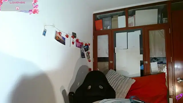 Evethereal online show from 10-13-25, 04:25