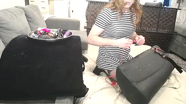 Snapshot of AssmannCD chatting on 02-22-25, 10:52 AssmannCD online show from 02-22-25, 10:52