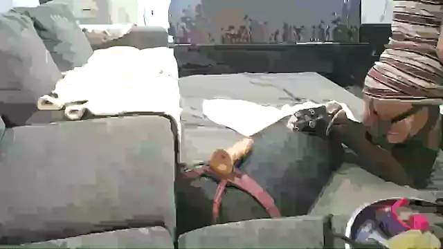 Snapshot of AssmannCD chatting on 02-17-25, 04:50 AssmannCD online show from 02-17-25, 04:50