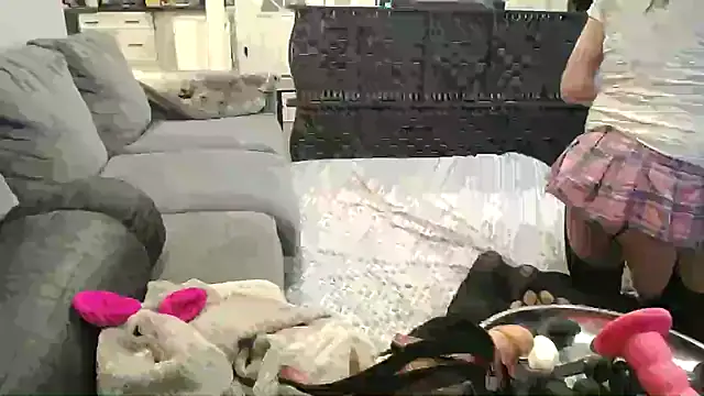 Snapshot of AssmannCD chatting on 02-25-25, 12:36 AssmannCD online show from 02-25-25, 12:36