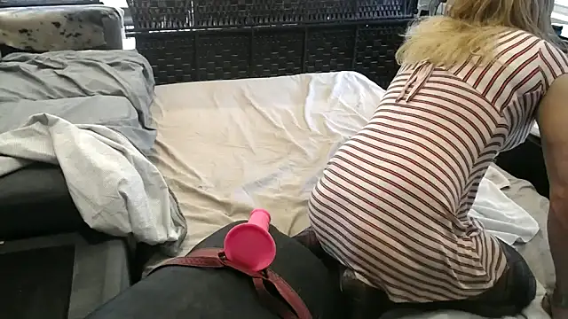 Snapshot of AssmannCD chatting on 03-21-25, 07:57 AssmannCD online show from 03-21-25, 07:57