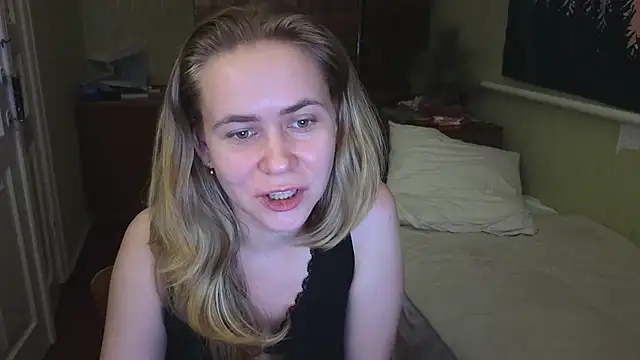 Snapshot of Riley_Roo chatting on 01-26-25, 05:23 Riley Roo online show from 01-26-25, 05:23