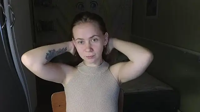 Riley Roo online show from 12-15-25, 05:19