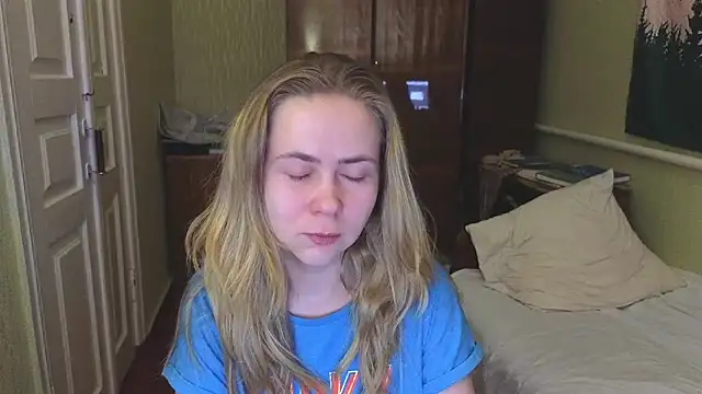 Snapshot of Riley_Roo chatting on 02-28-25, 05:59 Riley Roo online show from 02-28-25, 05:59