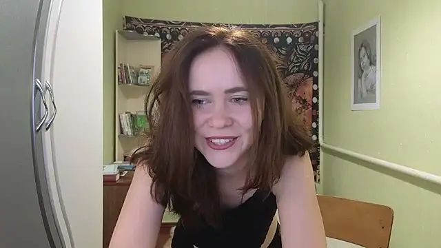 Snapshot of Riley_Roo chatting on 09-22-25, 10:10 Riley Roo online show from 09-22-25, 10:10