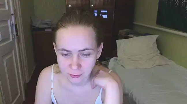 Snapshot of Riley_Roo chatting on 02-25-25, 05:19 Riley Roo online show from 02-25-25, 05:19