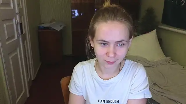 Snapshot of Riley_Roo chatting on 01-10-25, 08:59 Riley Roo online show from 01-10-25, 08:59