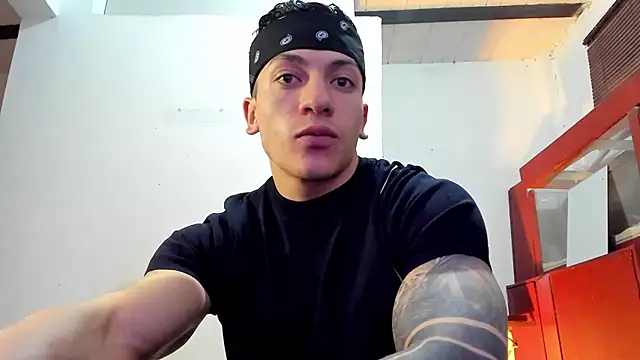 aquiles 51 online show from 11-14-25, 05:49