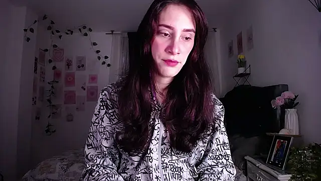 IsaBaileys  online show from 05-14-26, 10:18