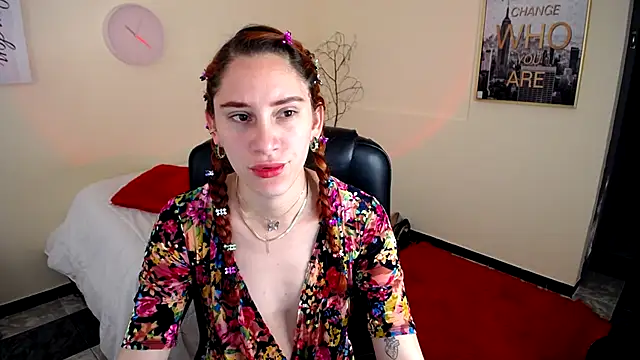Snapshot of IsaBaileys_ chatting on 03-01-25, 07:48 IsaBaileys online show from 03-01-25, 07:48