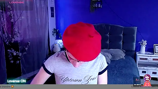 IsaBaileys  online show from 10-27-25, 08:32