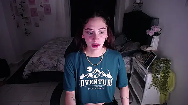 IsaBaileys  online show from 05-18-26, 01:17