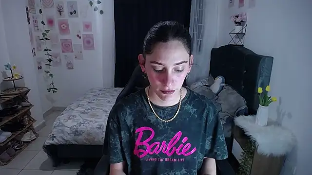 IsaBaileys  online show from 06-07-26, 03:34