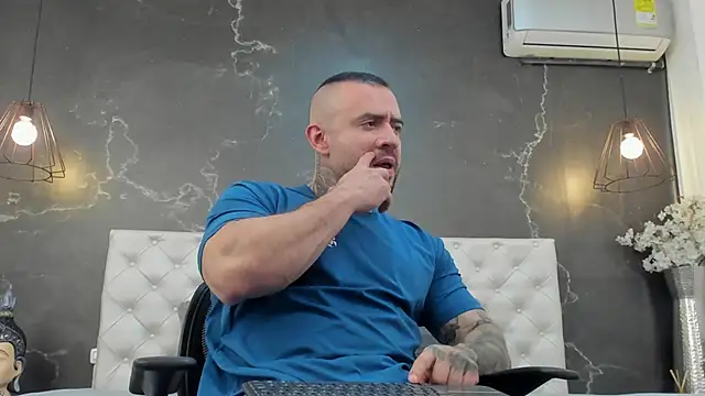 Snapshot of BruceDallas chatting on 02-26-25, 03:25 BruceDallas online show from 02-26-25, 03:25
