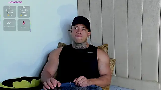Snapshot of Stiven_collins chatting on 05-19-26, 05:03 Stiven collins online show from 05-19-26, 05:03