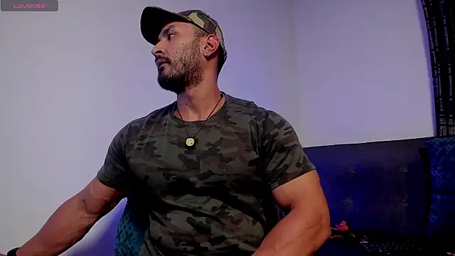 Snapshot of curt_xxx chatting on 02-24-26, 02:12 curt xxx online show from 02-24-26, 02:12