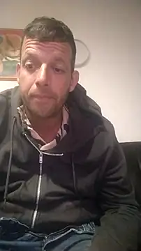Knuffelstaaf123 online show from 05-05-26, 06:55