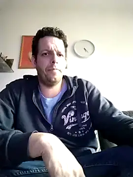 Knuffelstaaf123 online show from 02-24-25, 04:26
