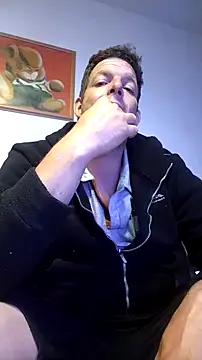 Knuffelstaaf123 online show from 10-09-25, 12:44