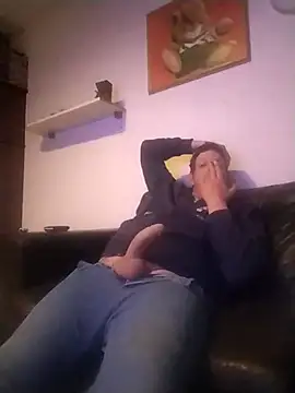 Knuffelstaaf123 online show from 03-26-26, 09:24