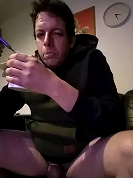 Knuffelstaaf123 online show from 11-30-25, 03:40