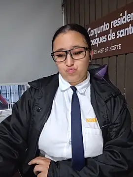 Snapshot of Cute_Penelope chatting on 06-03-26, 02:33 Cute Penelope online show from 06-03-26, 02:33