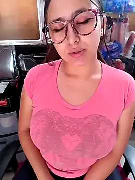 Snapshot of Cute_Penelope chatting on 03-11-25, 03:12 Cute Penelope online show from 03-11-25, 03:12