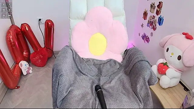 Snapshot of _Mizuki_ chatting on 02-11-26, 04:45 Mizuki online show from 02-11-26, 04:45