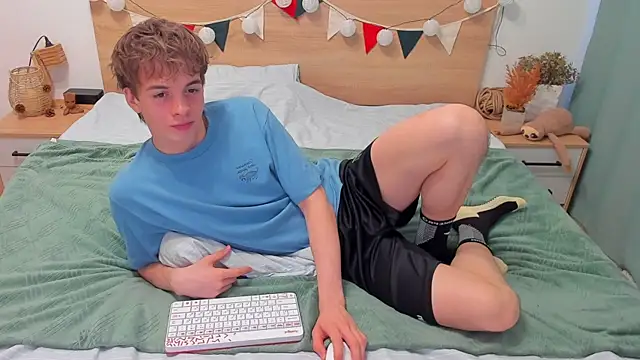 Fandi 777 online show from 11-18-25, 07:33