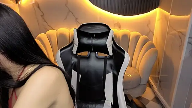  mia collins b  online show from 11-28-25, 01:11