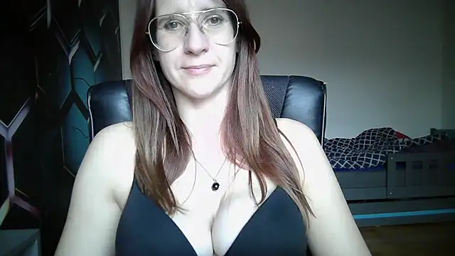 Snapshot of KayaRose chatting on 10-06-25, 03:24 KayaRose online show from 10-06-25, 03:24