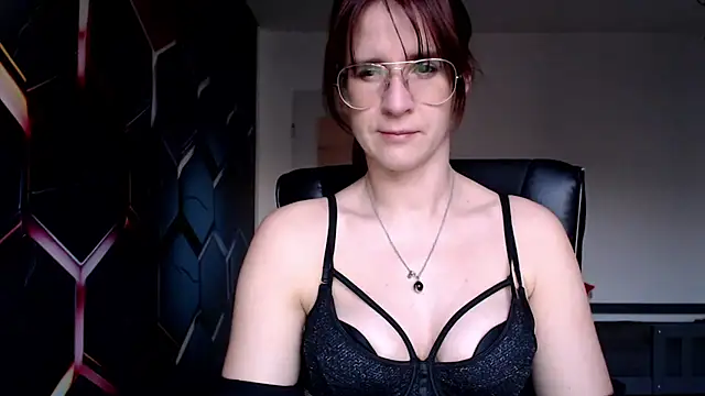 Snapshot of KayaRose chatting on 03-05-25, 04:13 KayaRose online show from 03-05-25, 04:13