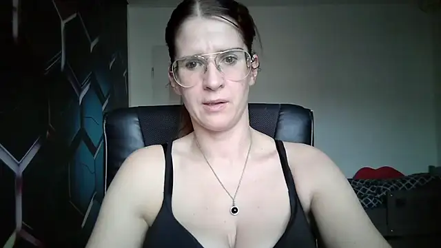 Snapshot of KayaRose chatting on 09-28-25, 02:13 KayaRose online show from 09-28-25, 02:13