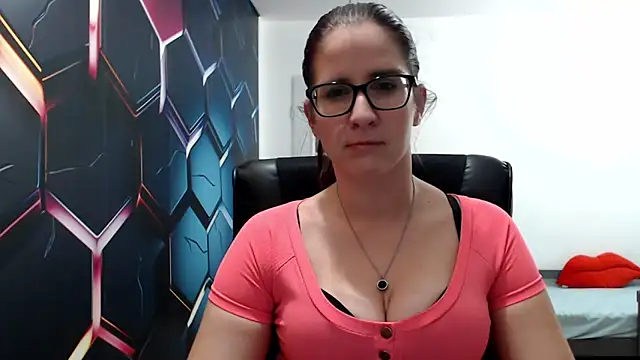 Snapshot of KayaRose chatting on 01-28-25, 04:08 KayaRose online show from 01-28-25, 04:08