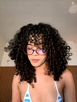 Lianh Benett online show from 10-28-25, 06:01