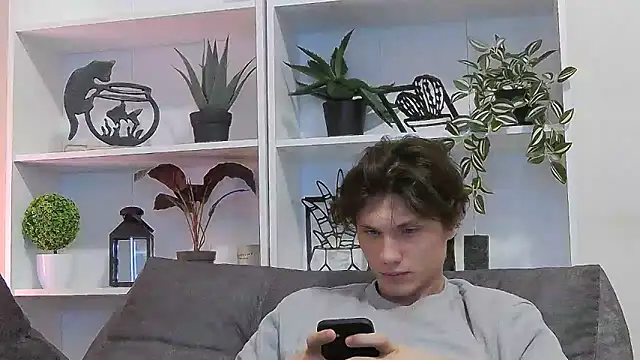 Snapshot of CalvinCay chatting on 03-14-25, 08:42 CalvinCay online show from 03-14-25, 08:42