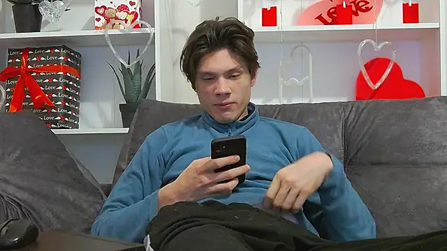 Snapshot of CalvinCay chatting on 02-07-25, 11:55 CalvinCay online show from 02-07-25, 11:55