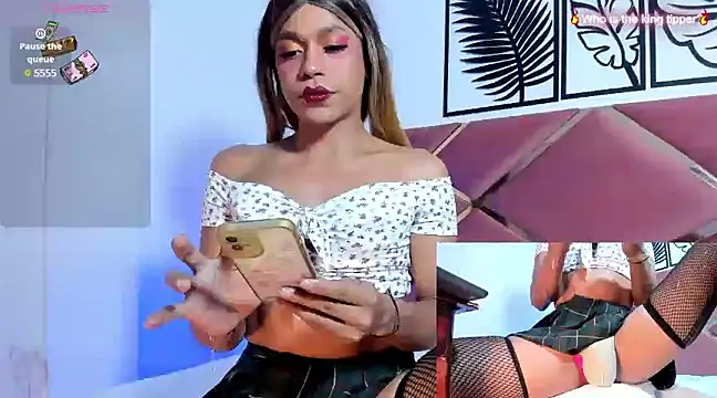 Snapshot of Celeste_Gilbert chatting on 01-09-25, 05:00 Celeste Gilbert online show from 01-09-25, 05:00