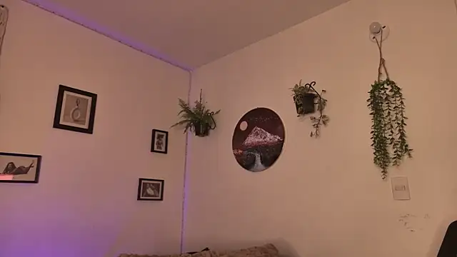 Snapshot of MegganCarter chatting on 02-08-26, 12:30 MegganCarter online show from 02-08-26, 12:30