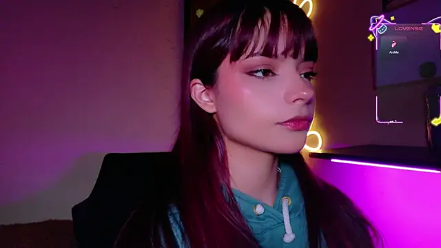 Snapshot of maryberry__ chatting on 06-19-26, 04:29 maryberry online show from 06-19-26, 04:29