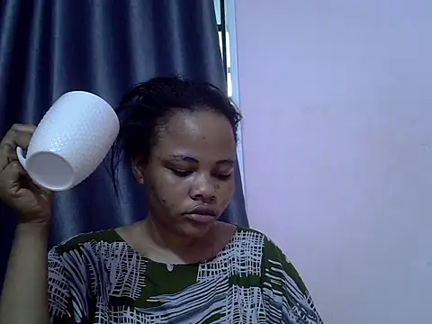 Snapshot of Amberay1 chatting on 09-09-25, 02:04 Amberay1 online show from 09-09-25, 02:04