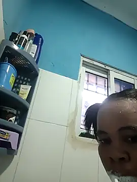 Amberay1 online show from 12-17-25, 05:45