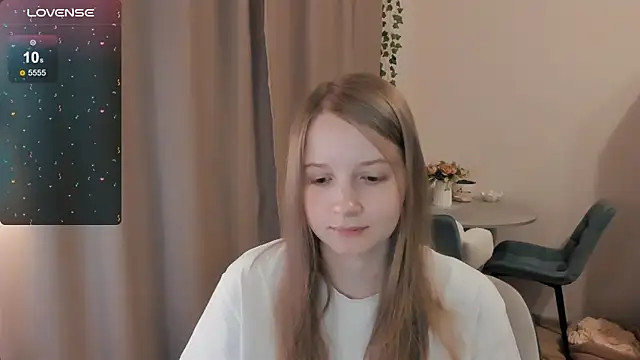 Snapshot of Alyaley chatting on 05-19-26, 01:56 Alyaley online show from 05-19-26, 01:56