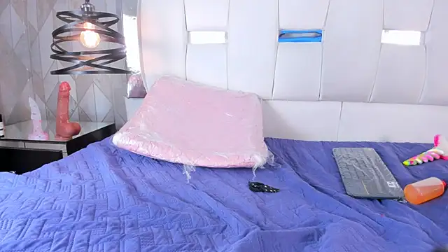 RileyThompson1 online show from 03-15-25, 09:19