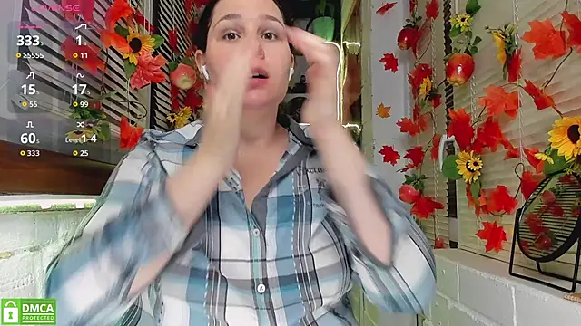 Snapshot of Candys_booty chatting on 10-16-25, 10:07 Candys booty online show from 10-16-25, 10:07