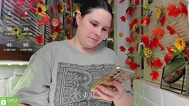 Snapshot of Candys_booty chatting on 10-19-25, 10:23 Candys booty online show from 10-19-25, 10:23