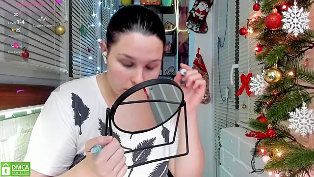 Snapshot of Candys_booty chatting on 12-29-24, 12:30 Candys booty online show from 12-29-24, 12:30