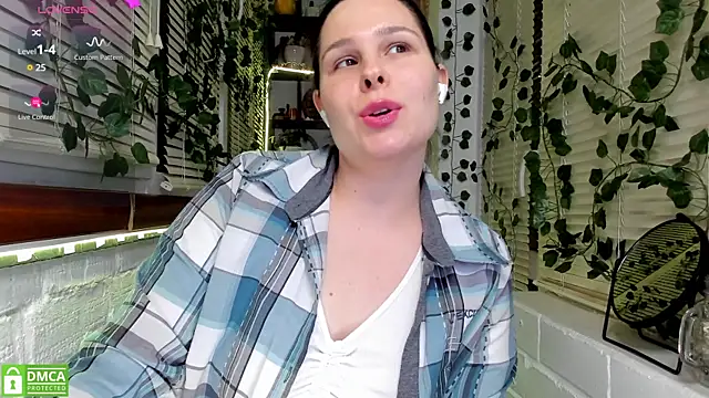 Snapshot of Candys_booty chatting on 02-04-25, 09:20 Candys booty online show from 02-04-25, 09:20